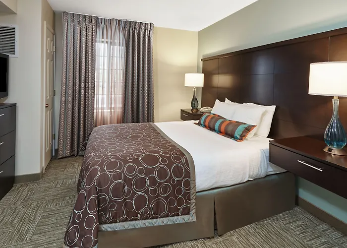 Staybridge By Ihg Hotel 3*