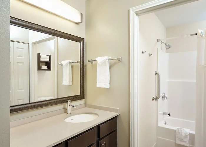 Staybridge By Ihg Hotel 3*