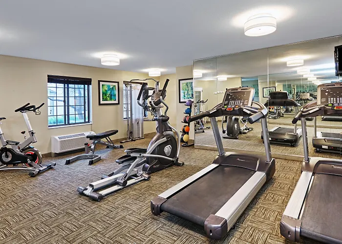 Staybridge By Ihg Hotel 3*
