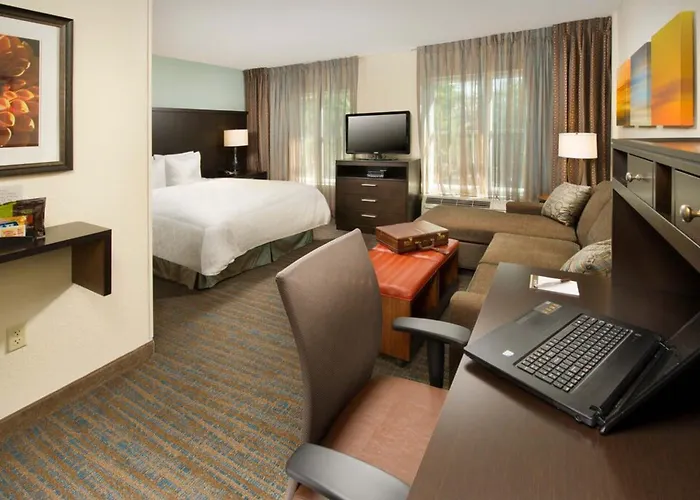 Hotel Staybridge By Ihg 3*