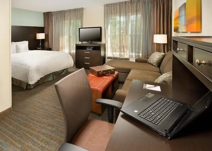 Hotel Staybridge By Ihg 3*